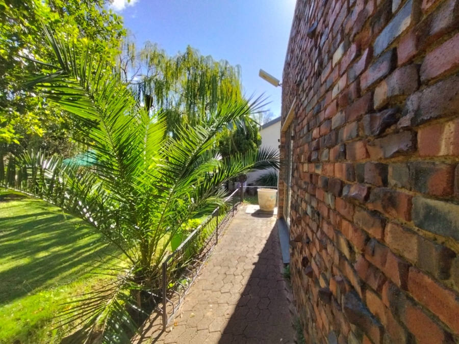 5 Bedroom Property for Sale in Fichardt Park Free State